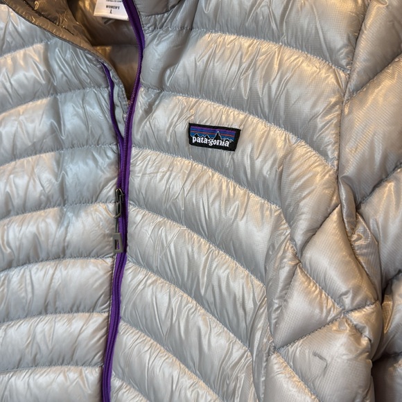 Women’s Patagonia large puffer jacket  - Picture 3 of 5